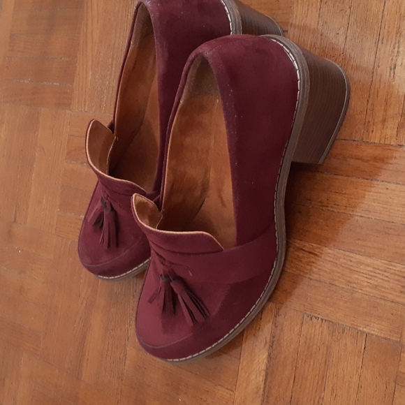 BC Burgundy Suede Block Chunky Tassle Loafer Heels - Picture 4 of 12